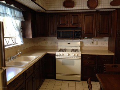 1618 Elizabeth St, Scranton, PA 18504 - photo 4