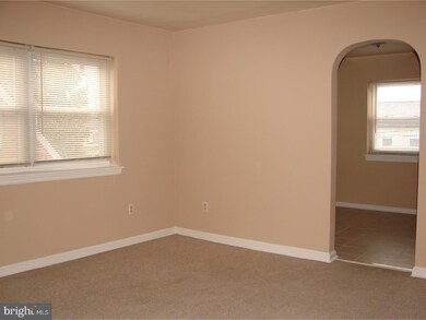 125 Broomall St unit 3, Folsom, PA 19033 - photo 2