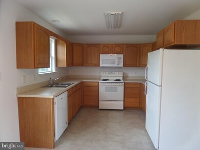 9965 Winchester Ave, Bunker Hill, WV 25413 - photo 3