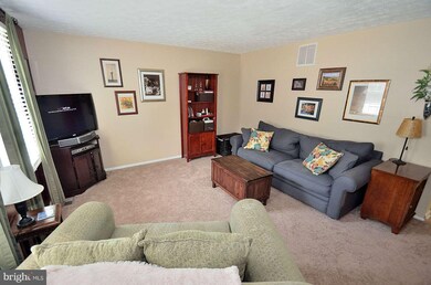 8104 Parkdale Ct, Springfield, VA 22153 - photo 4