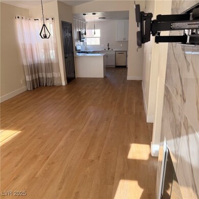 7909 Mt Shasta Cir, Las Vegas, NV 89145 - photo 4