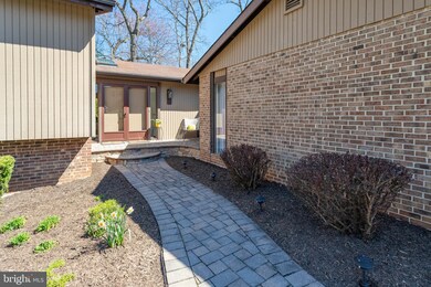 10604 Fiesta Rd, Fairfax, VA 22032 - photo 5