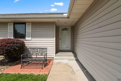 3805 SW Mission Cir, Topeka, KS 66610 - photo 7