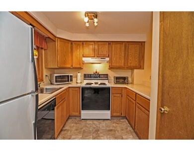 489 Elsbree St unit 8, Fall River, MA 02720 - photo 3