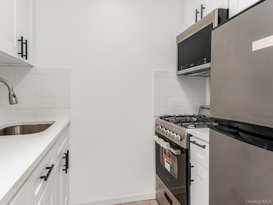 Glendale Garden unit 4A, Bronx, NY 10462 - photo 3