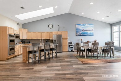 2411LakeAve#2708Lores
