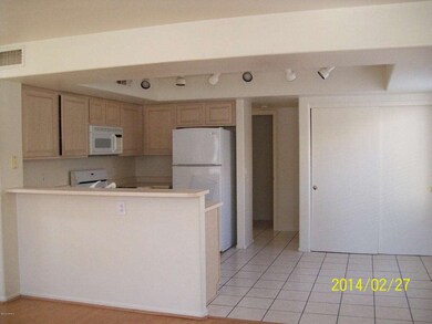 Kitchen with Breakfast Bar