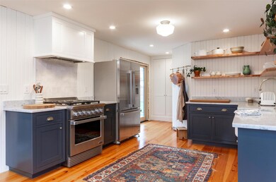 8 Camp St, Essex Junction, VT 05452 - photo 4