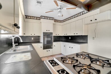 5018 Shady Nook Ct, Houston, TX 77018 - photo 5