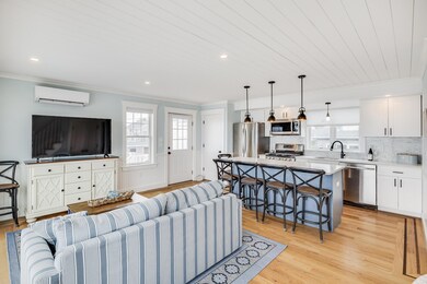 Living Room/Kitchen