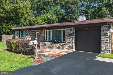 2215 Windsor Cir, Broomall, PA 19008 - photo 2