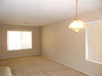 FORMAL LIVING/DINING