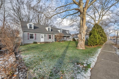 5249 E Lake Rd, Sheffield Lake, OH 44054 - photo 6