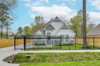 8018 Yoe St, Houston, TX 77078 - photo 2