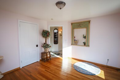8494 Winchester Rd-0010