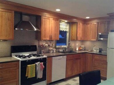 22 Purchase St, Carver, MA 02330 - photo 5