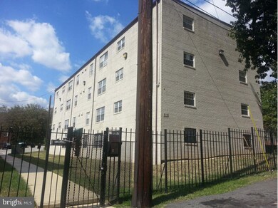 210 43rd Rd NE unit 103, Washington, DC 20019 - photo 3