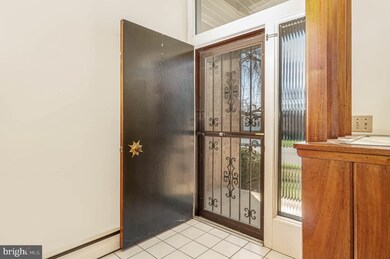 295 E Market St, Palmyra, PA 17078 - photo 4