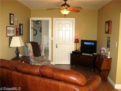 407 W Morehead St, Reidsville, NC 27320 - photo 5