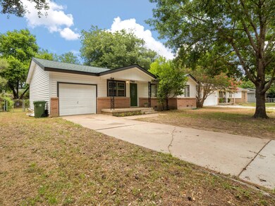 744 Betty Ln, Hurst, TX 76053 - photo 2