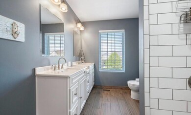 unlisted-address, Oswego, IL 60543 - photo 7