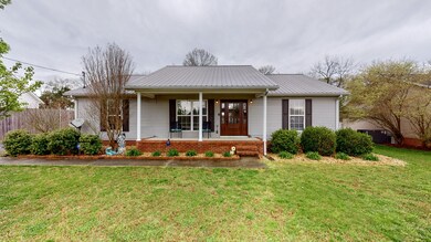 217 Shapard Dr, Shelbyville, TN 37160 - photo 2