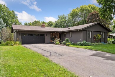 1810 Gladview Ln, Maple Plain, MN 55359 - photo 2