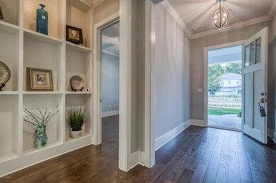 foyer & built-ins