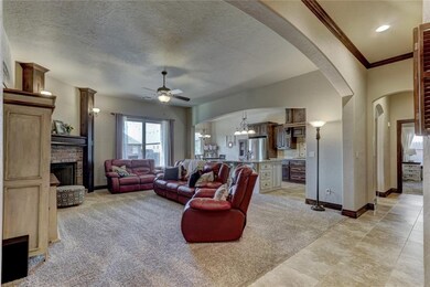 2820 SE 8th St, Moore, OK 73160 - photo 5