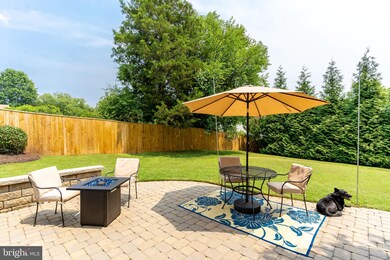 12709 Parkland Dr, Rockville, MD 20853 - photo 2