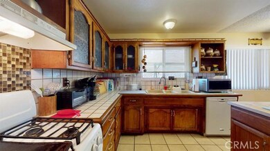 unlisted-address, Victorville, CA 92395 - photo 4