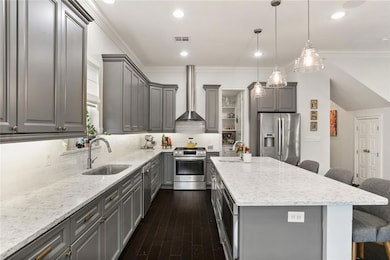 Quartz Counters, Stainless Steel Appliances