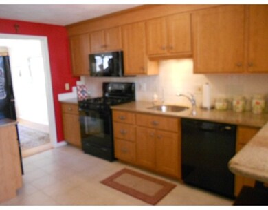 176 Brickett Hill Cir unit 176, Haverhill, MA 01830 - photo 4