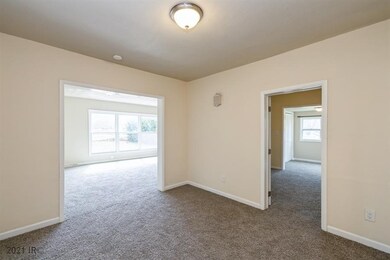 2431 SE 8th St, Des Moines, IA 50315 - photo 5