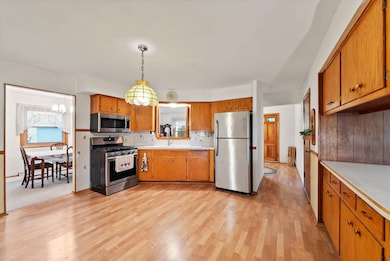 Eat-In Kitchen