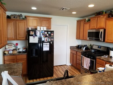 8904 S 257th East Place, Broken Arrow, OK 74014 - photo 5