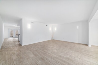 12633 Memorial Dr unit 51, Houston, TX 77024 - photo 6