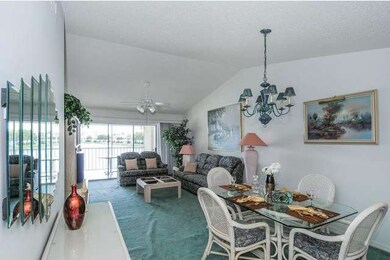 Living / Dining Area