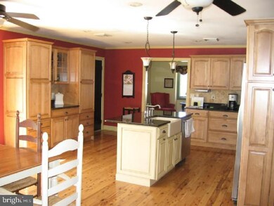 3834 Elizabeth Dr, Garnet Valley, PA 19060 - photo 4