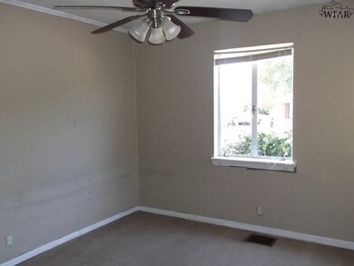 1301 Harvey Dr, Wichita Falls, TX 76302 - photo 4