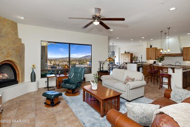 005_Living Room