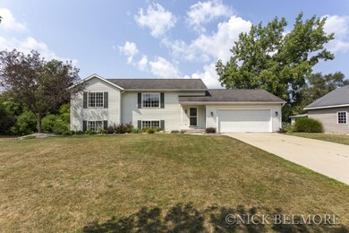 832 Meadow Dr_1