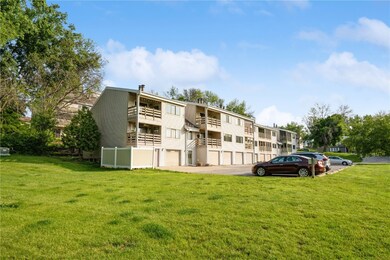 219 40th Street Dr SE unit 206, Cedar Rapids, IA 52403 - photo 5