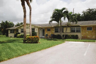 2591 Emory Dr W unit M, West Palm Beach, FL 33415 - photo 2