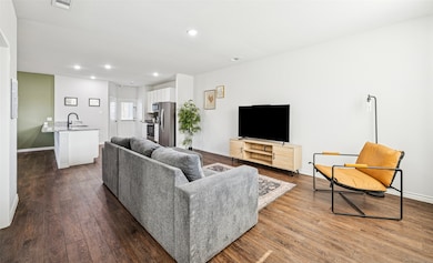 5712 Shore Point Trail, Fort Worth, TX 76119 - photo 4