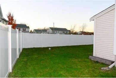 23 Wyndham Ct, Fall River, MA 02721 - photo 4