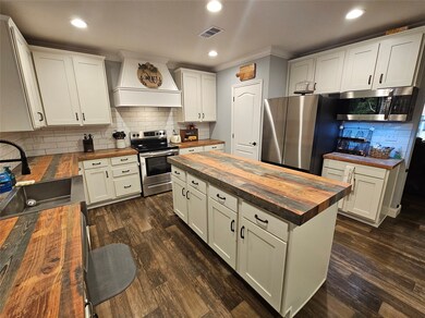 220 Private Rd, Groesbeck, TX 76642 - photo 6