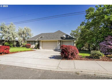 1629 E 19th St, the Dalles, OR 97058 - photo 3