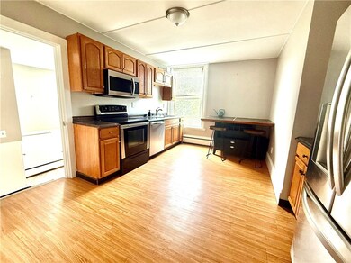 571 Spring St unit 2, Newport, RI 02840 - photo 5