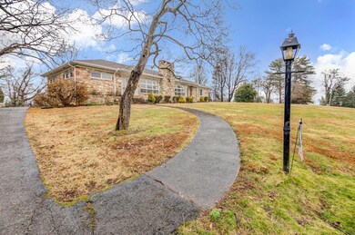 057-300119-047-300119-3747 Winding Way 4